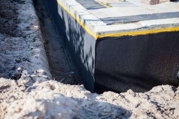 Professional Vapor Barrier Installation technician working in Tallassee, AL